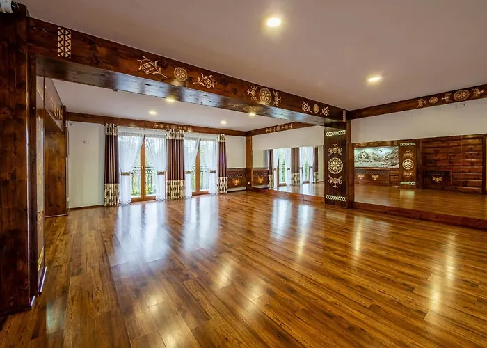 Tarasówka Ośrodek wypoczynkowy *